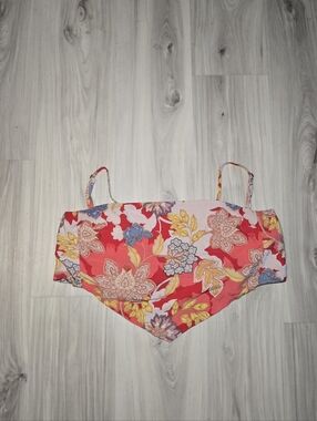 O'Neill Floral Handkerchief Hem Crop Top - Red/Multi - Size Small